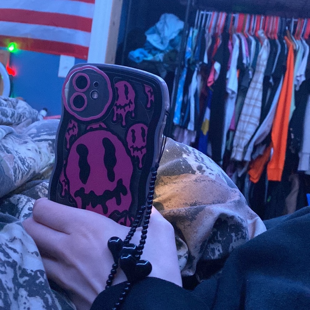 iPhone 11 - Picture 2 of 2